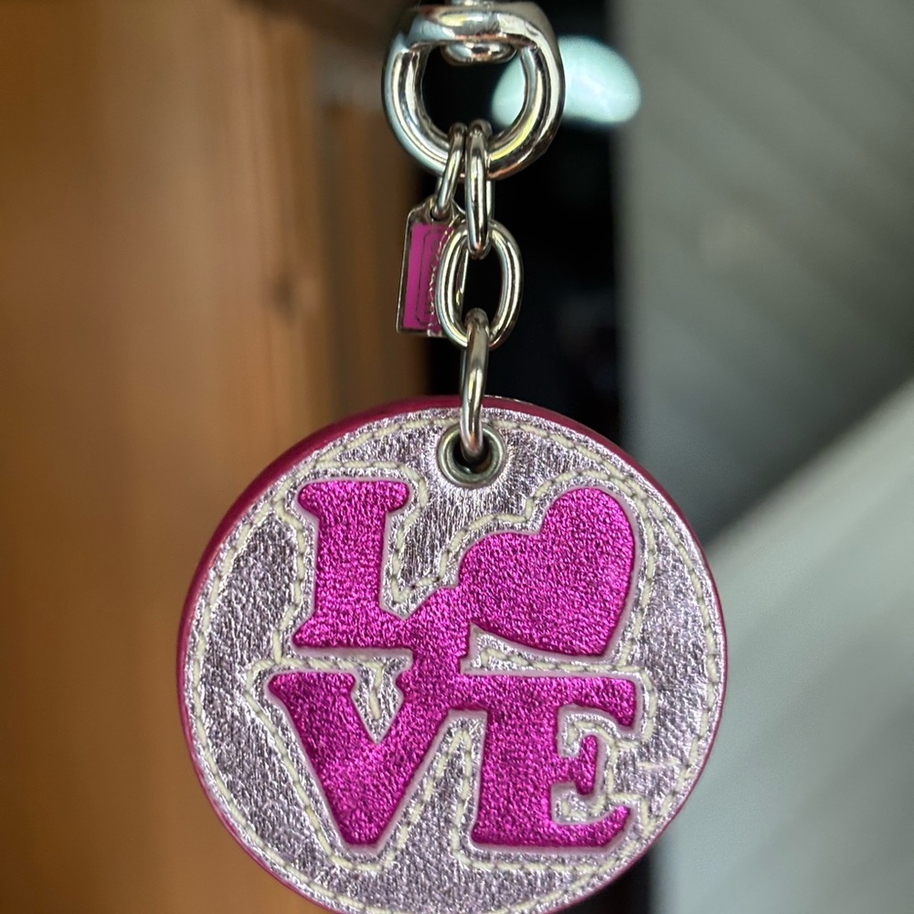 *SOLD*COACH LOVE Vintage Y2k Silver Pink Bag Charm Key Fob Key Chain HangTag EUC